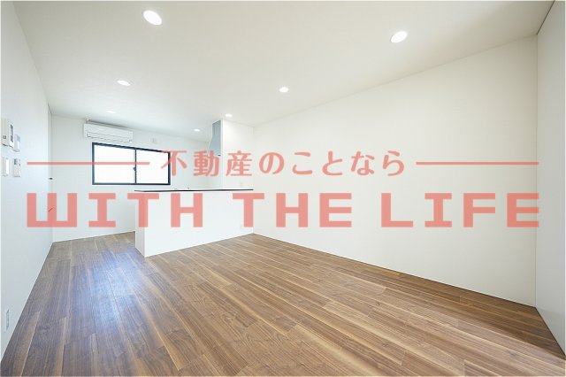 ザ・ライフ南薫プレミアガレージ【キャンペーン対象物件】の居間・リビング|ゆったり過ごせる居間です