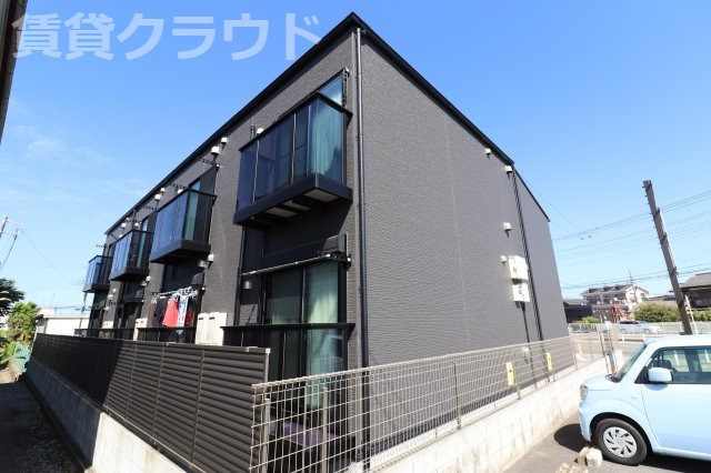 CAREL浜野A（キャレル）の外観|黒くてシックな外観がおしゃれ感を演出しています！