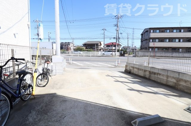 CAREL浜野A（キャレル）の駐車場