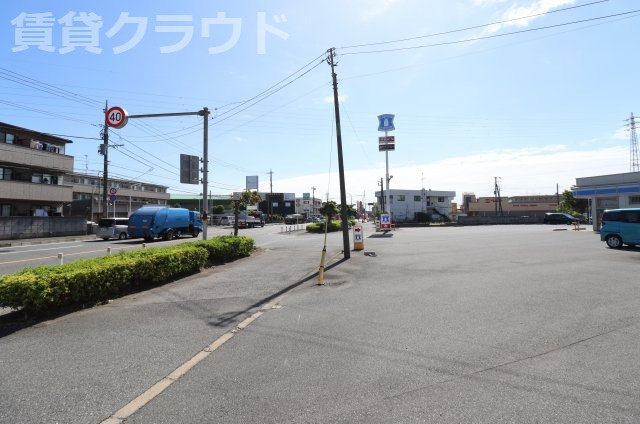 CAREL浜野A（キャレル）の周辺|隣はコンビニです！