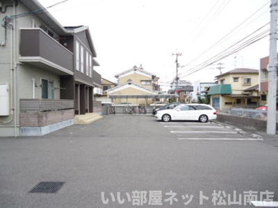 【駐車場】 | ウェスティ一色　A棟