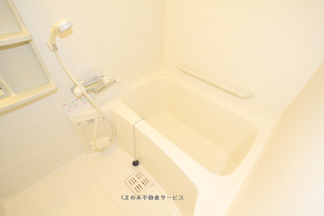 【浴室】 | アクティ三本松 | お風呂です
アクティ三本松404号室　2022年4月15日撮影