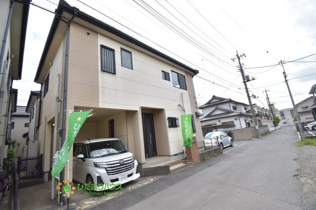 北区東大成町2丁目　中古一戸建ての駐車場