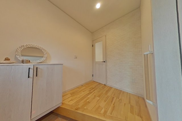 ５８０６２　岐阜市大福町中古戸建ての玄関