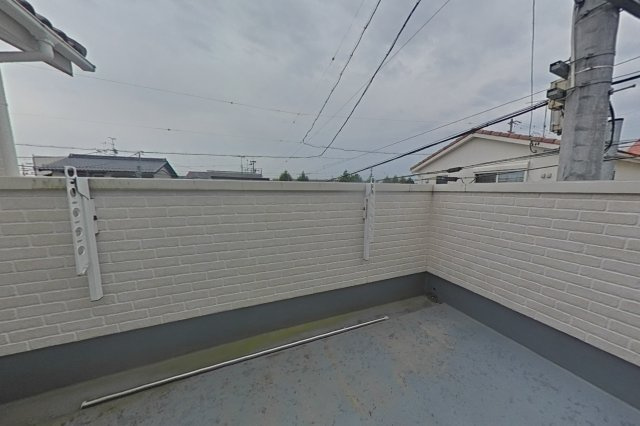 ５８０６２　岐阜市大福町中古戸建てのバルコニー