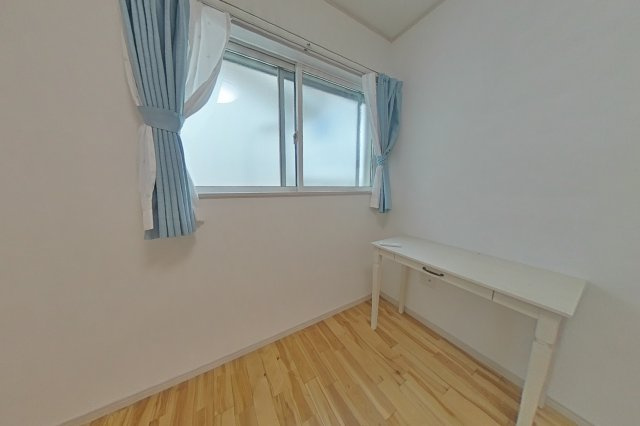 ５８０６２　岐阜市大福町中古戸建ての洋室