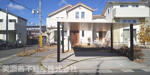 ５８０６２　岐阜市大福町中古戸建ての駐車場
