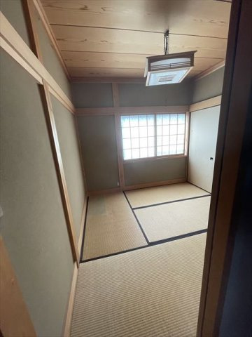 川奈　二世帯住宅も可能な8LLDDKK戸建の和室|2階和室約4.5帖