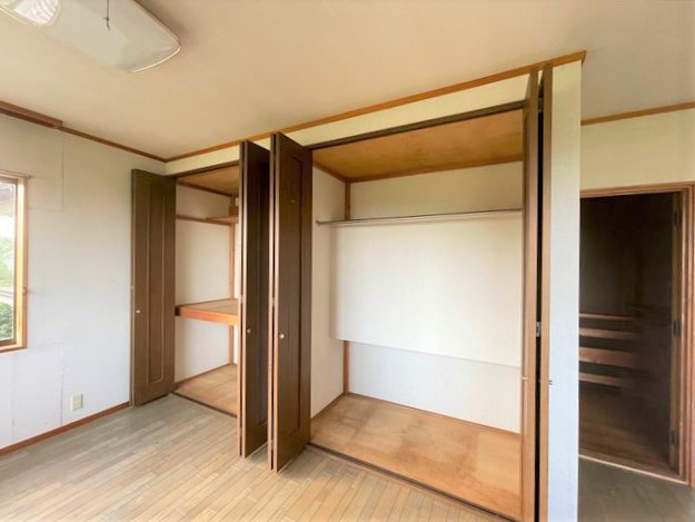 川奈　二世帯住宅も可能な8LLDDKK戸建の収納