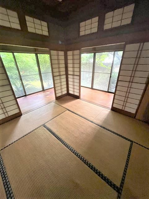 川奈　二世帯住宅も可能な8LLDDKK戸建|1階和室8帖＋広縁