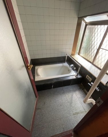 川奈　二世帯住宅も可能な8LLDDKK戸建の浴室|1階