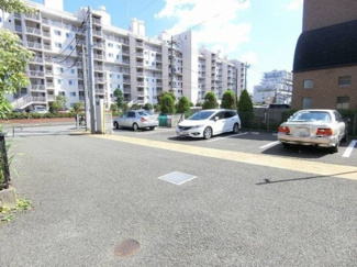 【駐車場】 | いつでも目の届く敷地内に駐車場があります♪荷物がかさばりがちなお買物にも、敷地内駐車場があると便利ですよね☆
