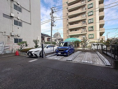 キャッスルマンション亀戸立花弐番館の駐車場