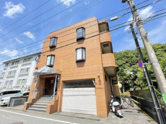 【外観】 | ワンちゃんOKの3階建てマンションです！ネコちゃんも相談可♪京王相模原線「京王永山」駅徒歩10分！小田急線「小田急永山」駅徒歩11分！2沿線利用可能で便利な立地です☆