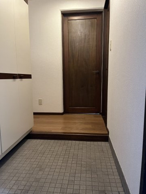 【玄関】 | メゾン・エトランゼ