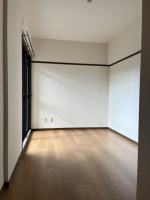 【洋室】 | メゾン・エトランゼ