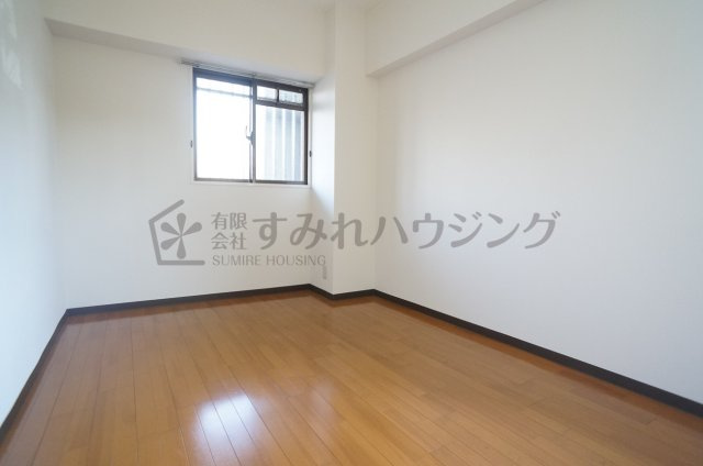サンパレス宝塚の寝室