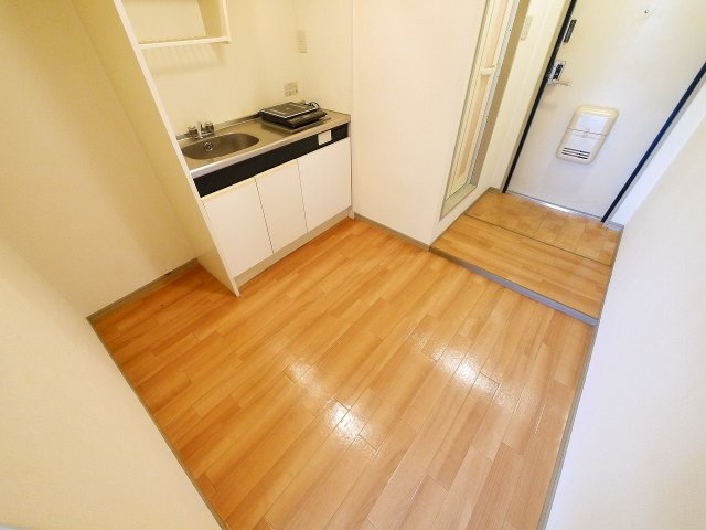 ブレスト北之庄Ⅴのキッチン|コンパクトなキッチンで掃除もラクラク