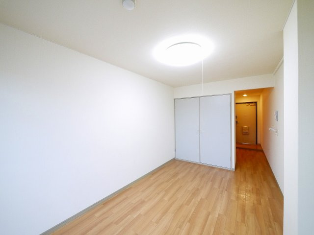 ブレスト北之庄Ⅴの洋室|広々とした洋室です