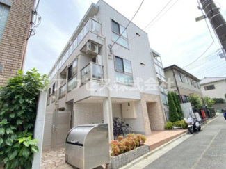 【外観】 | 閑静な住宅地に佇むモダンな建物