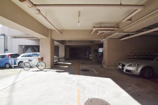 【駐車場】 | セキュリティのしっかりした駐車場スペース。空きの有無や駐車料金、サイズ規定などについては、改めてお問い合わせください。～即日のご見学可能～　お問合せはお気軽にどうぞ。