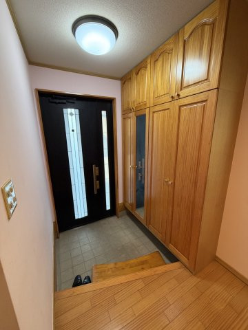 伊勢原市板戸　中古戸建の玄関