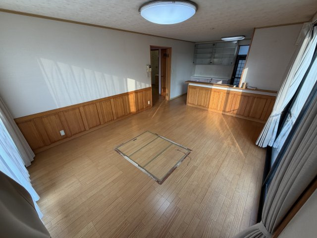 伊勢原市板戸　中古戸建の居間・リビング
