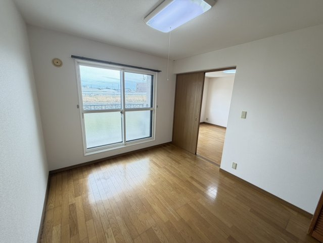 ヒーローマンション・桜の洋室