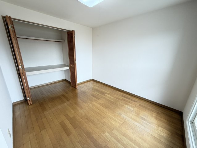 ヒーローマンション・桜の洋室