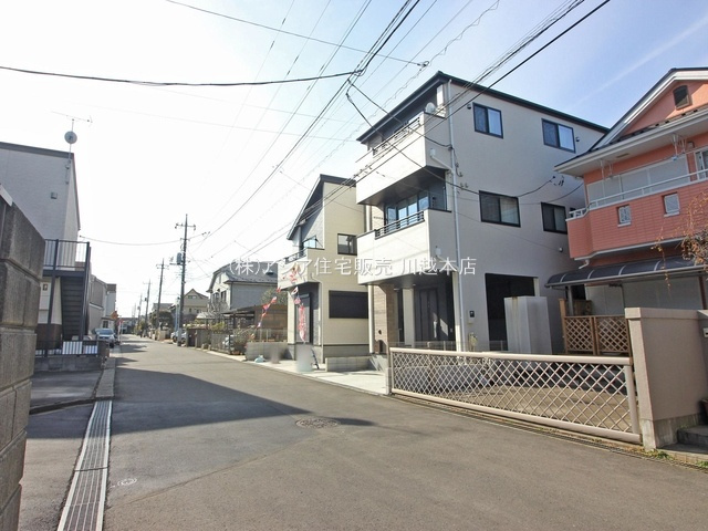 川越市稲荷町1期　新築戸建の前面道路含む現地写真