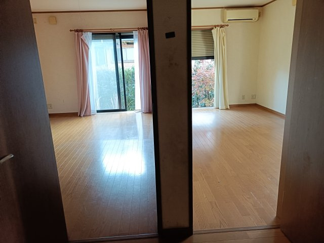 西条市禎瑞土地建物【750】145.19坪　29.76坪の洋室