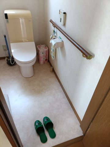 西条市禎瑞土地建物【750】145.19坪　29.76坪のトイレ