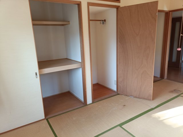 西条市禎瑞土地建物【750】145.19坪　29.76坪の和室