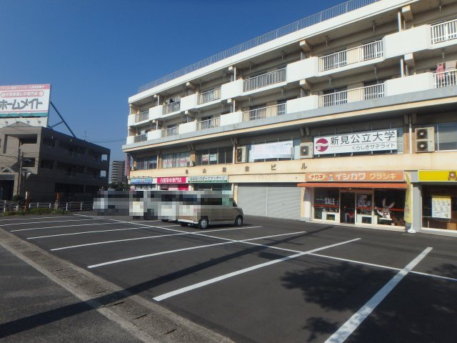 亀山総合ビルの外観
