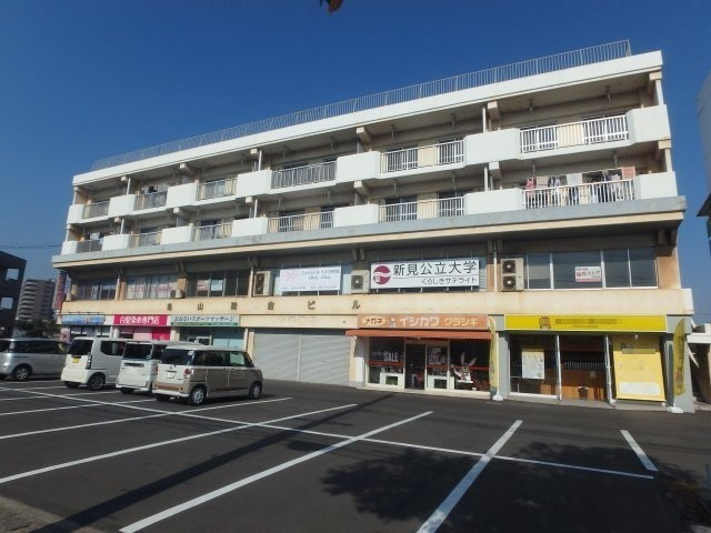 亀山総合ビルの外観