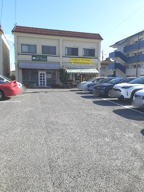 原崎町住居付店舗の外観