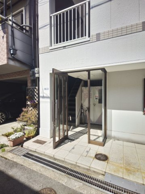 【エントランス】 | アズステーション池田 | 毎日通るエントランスはこのようになっています