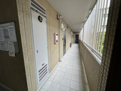 【ロビー】 | シャルムＢ | 建物の内部です