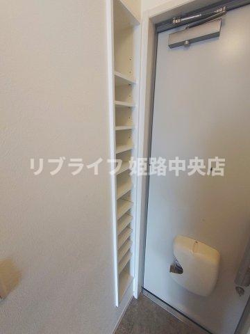 シャルレAの玄関