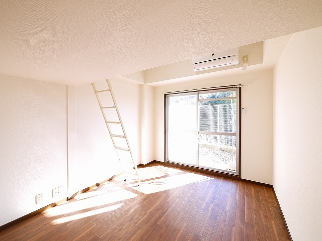 シティパレス生駒谷田町Ｐ６の洋室|ゆったりした洋室です