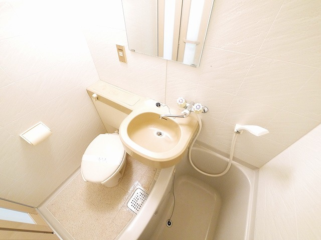 シティパレス生駒谷田町Ｐ６の洗面所|広い洗面スペース