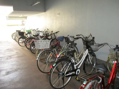 【その他共用部分】 | ヴィラ藤 | たくさん置ける自転車置き場です