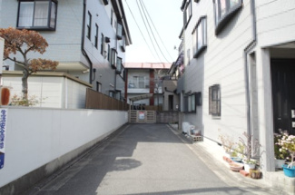 【前面道路含む現地写真】