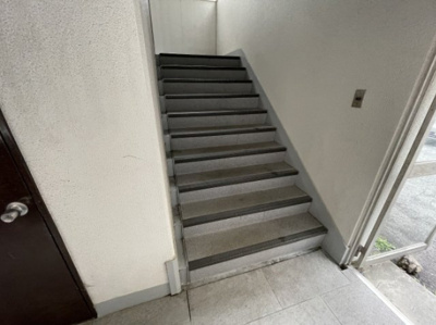 【その他共用部分】 | リッシュヴィラージュ | 階段です