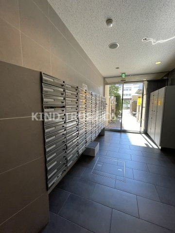 レジュールアッシュ梅田イーストのロビー|清潔なロビーです