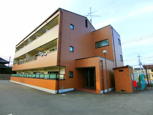 セカンドパレスの外観