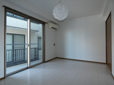 【洋室】 | Ｋ×Ｋ | 7.5帖で余裕のある広さです。