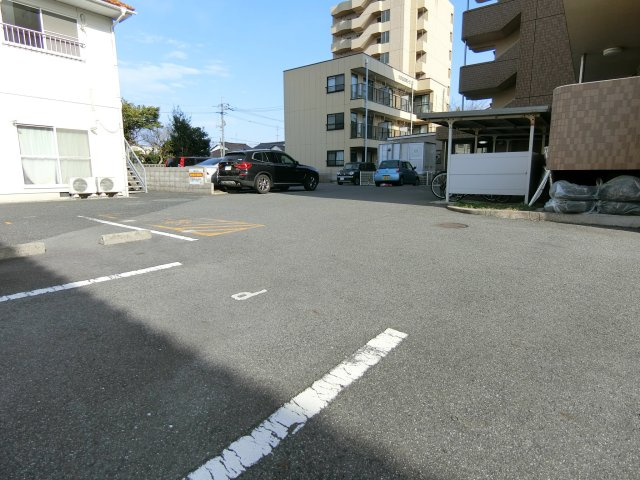 ピアコートＣの駐車場