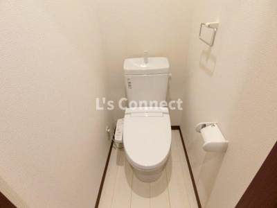 【トイレ】 | ＦＯＲＴＲＥＳＳ壱番館 | 温水洗浄便座付きのトイレ。