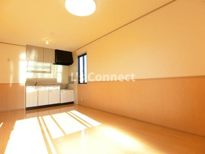 【居間・リビング】 | ヴェルドミール Ｓ | ９帖のＤＫスペース。角部屋で２面に窓があります。
